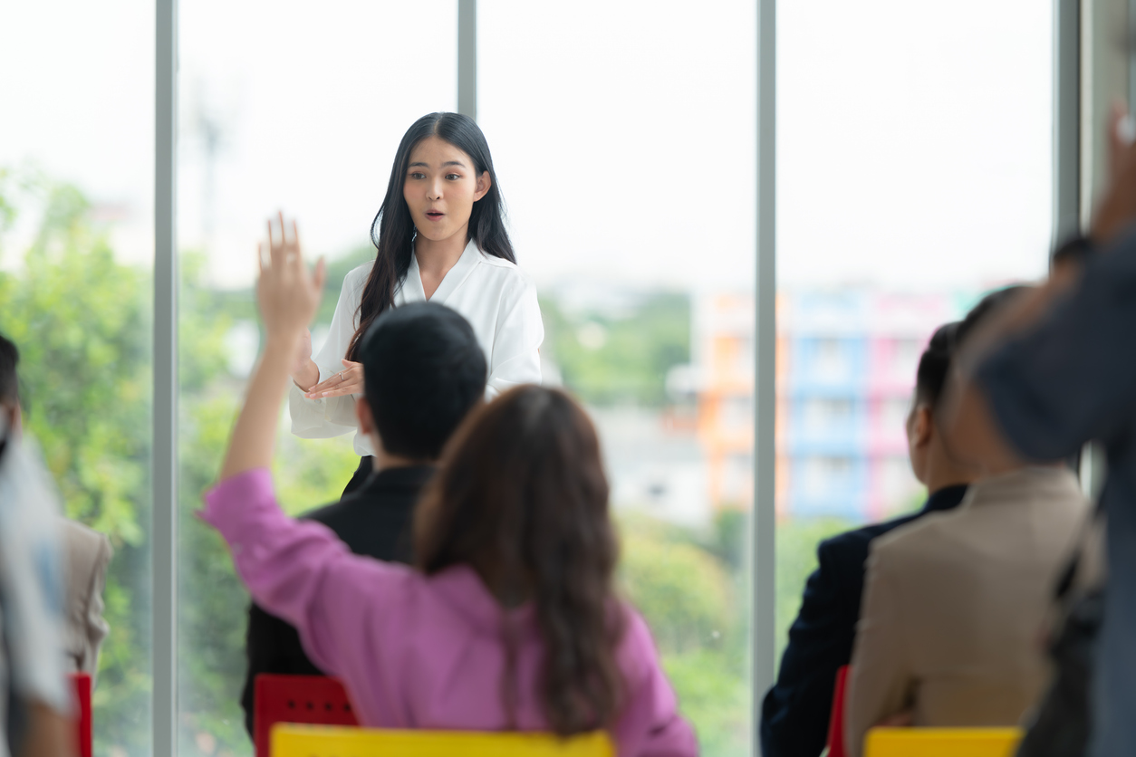 Adults learning conversational Chinese