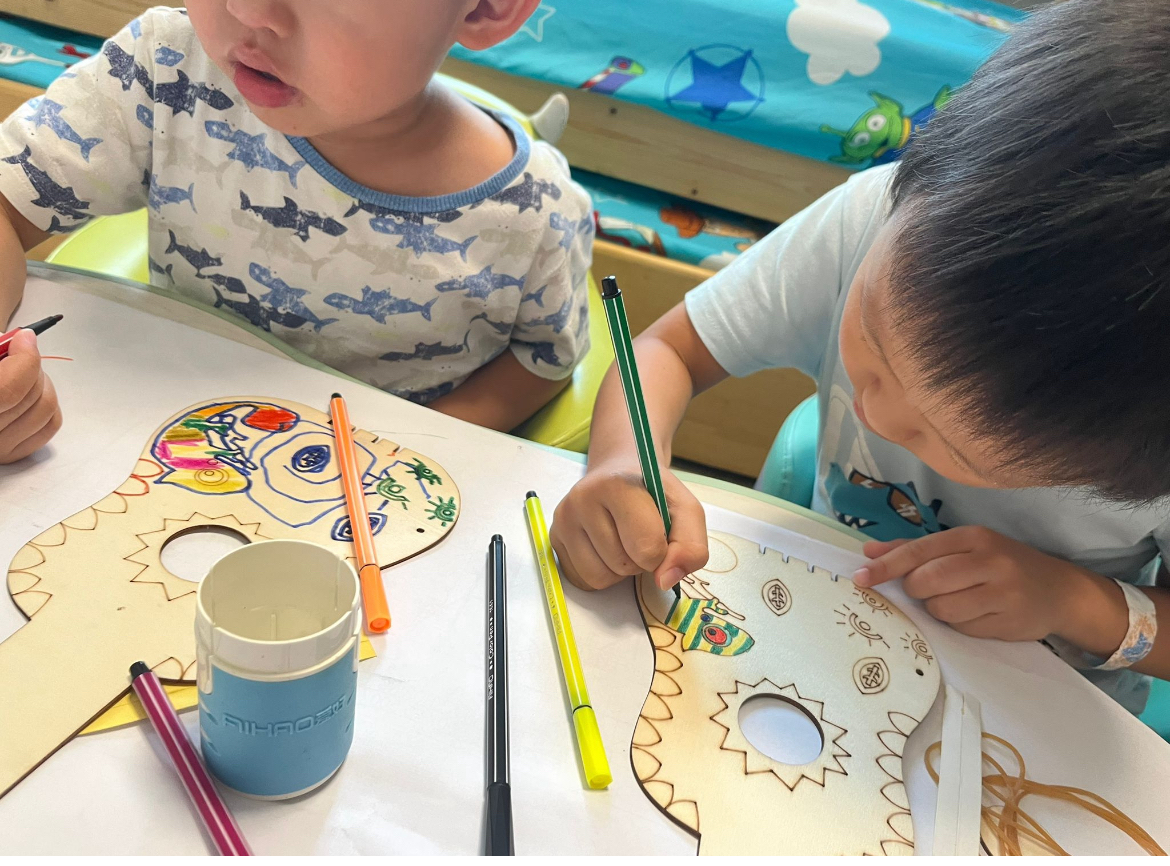 Children practicing conversation